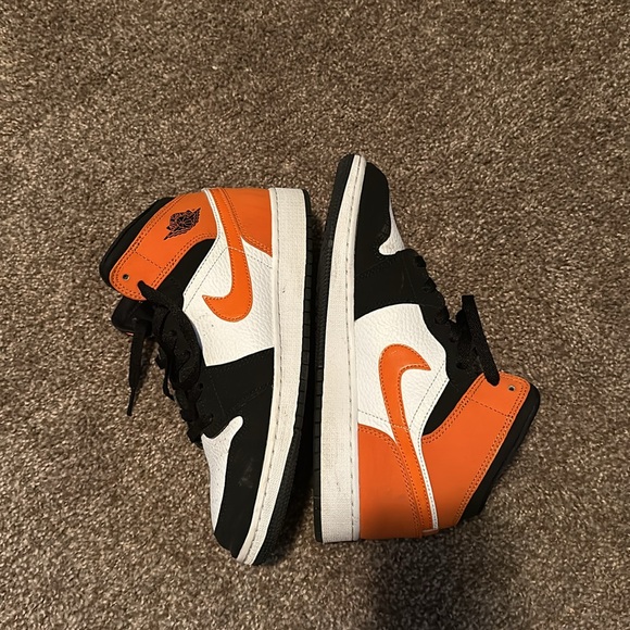 2019 Air Jordan 1 Mid GS “Shattered Backboard” - Picture 5 of 9